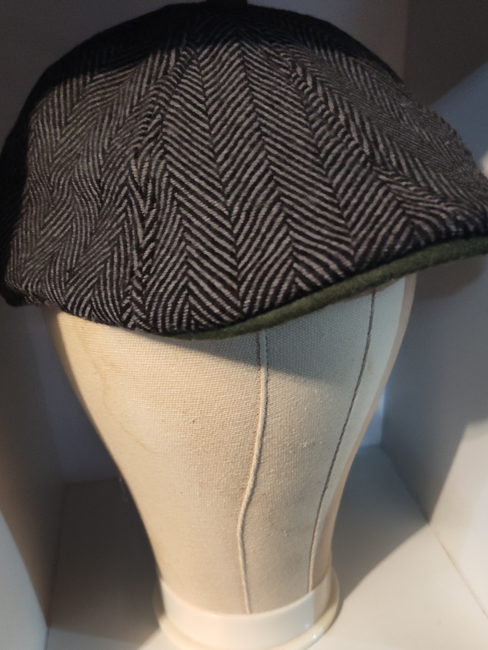 BOSTON Scally Co. Men's Herringbone Flat Cap - Black/Grey "RARE "